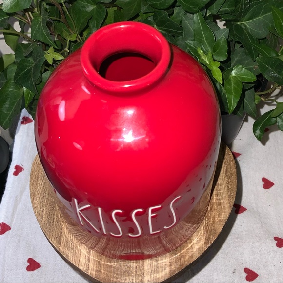 Rae Dunn KISSES Flower Vase - Picture 2 of 7